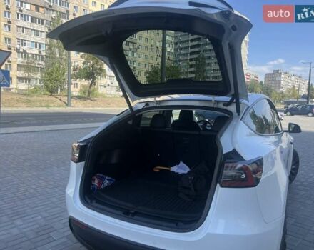 Белый Тесла Model Y, объемом двигателя 0 л и пробегом 40 тыс. км за 29000 $, фото 21 на Automoto.ua