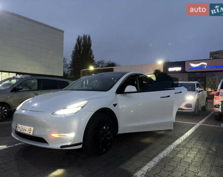 Білий Тесла Model Y, об'ємом двигуна 0 л та пробігом 52 тис. км за 30000 $, фото 1 на Automoto.ua