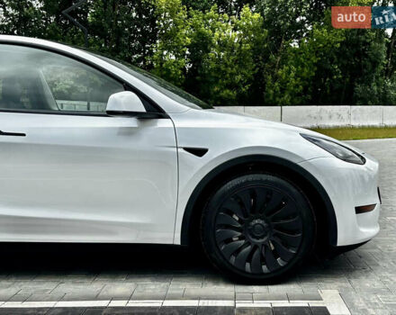 Белый Тесла Model Y, объемом двигателя 0 л и пробегом 62 тыс. км за 22200 $, фото 10 на Automoto.ua