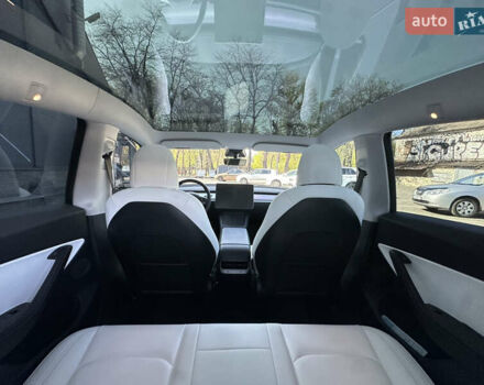 Белый Тесла Model Y, объемом двигателя 0 л и пробегом 51 тыс. км за 29500 $, фото 30 на Automoto.ua