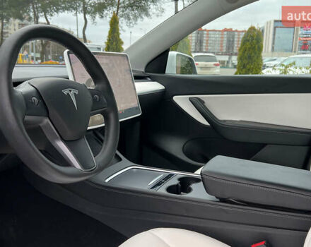Білий Тесла Model Y, об'ємом двигуна 0 л та пробігом 88 тис. км за 26800 $, фото 9 на Automoto.ua