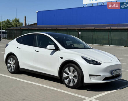 Белый Тесла Model Y, объемом двигателя 0 л и пробегом 110 тыс. км за 27750 $, фото 15 на Automoto.ua