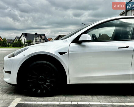 Белый Тесла Model Y, объемом двигателя 0 л и пробегом 62 тыс. км за 22200 $, фото 8 на Automoto.ua