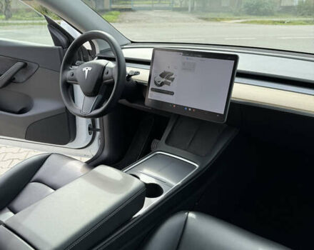 Білий Тесла Model Y, об'ємом двигуна 0 л та пробігом 69 тис. км за 21500 $, фото 8 на Automoto.ua