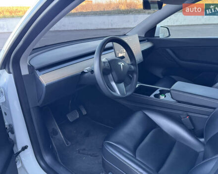 Белый Тесла Model Y, объемом двигателя 0 л и пробегом 71 тыс. км за 20999 $, фото 15 на Automoto.ua