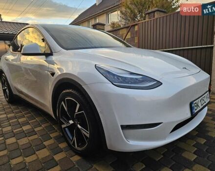 Тесла Model Y 2021 в Ровно на Automoto.ua Белый Тесла Model Y, объемом двигателя 0 л и пробегом 133 тыс. км за 22000 $, фото 2 на Automoto.ua