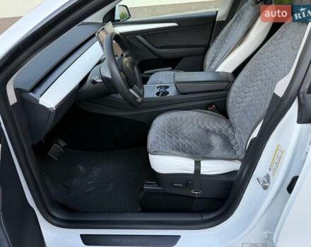 Белый Тесла Model Y, объемом двигателя 0 л и пробегом 78 тыс. км за 26800 $, фото 11 на Automoto.ua