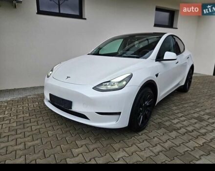 Белый Тесла Model Y, объемом двигателя 0 л и пробегом 212 тыс. км за 17100 $, фото 1 на Automoto.ua