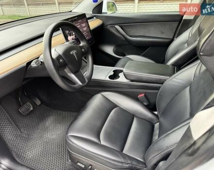 Тесла Model Y 2021 в Львове на Automoto.ua Белый Тесла Model Y, объемом двигателя 0 л и пробегом 102 тыс. км за 24500 $, фото 12 на Automoto.ua