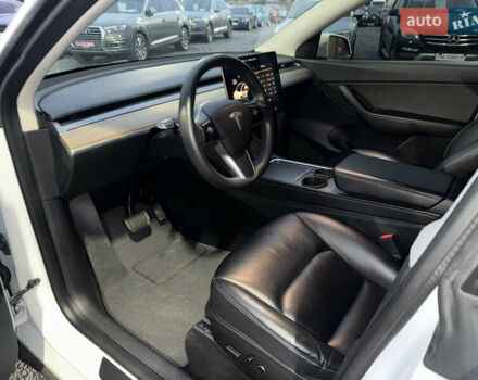 Белый Тесла Model Y, объемом двигателя 0 л и пробегом 128 тыс. км за 22600 $, фото 36 на Automoto.ua