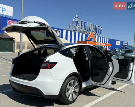 Белый Тесла Model Y, объемом двигателя 0 л и пробегом 110 тыс. км за 27750 $, фото 24 на Automoto.ua