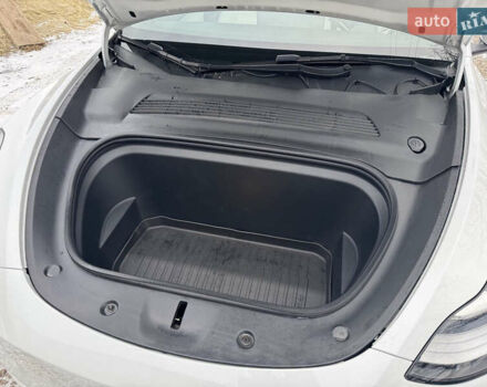 Белый Тесла Model Y, объемом двигателя 0 л и пробегом 60 тыс. км за 29900 $, фото 10 на Automoto.ua