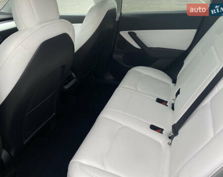 Белый Тесла Model Y, объемом двигателя 0 л и пробегом 122 тыс. км за 23000 $, фото 17 на Automoto.ua