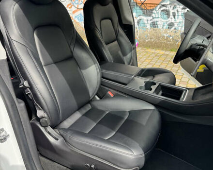 Белый Тесла Model Y, объемом двигателя 0 л и пробегом 122 тыс. км за 21800 $, фото 18 на Automoto.ua