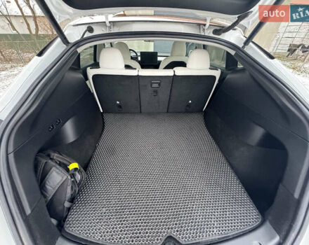 Белый Тесла Model Y, объемом двигателя 0 л и пробегом 60 тыс. км за 29900 $, фото 15 на Automoto.ua