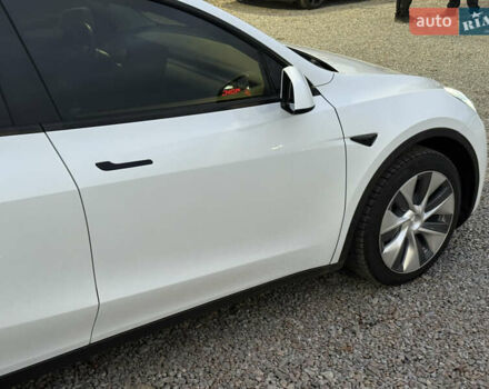Белый Тесла Model Y, объемом двигателя 0 л и пробегом 128 тыс. км за 22600 $, фото 22 на Automoto.ua