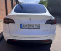 Белый Тесла Model Y, объемом двигателя 0 л и пробегом 65 тыс. км за 25000 $, фото 2 на Automoto.ua