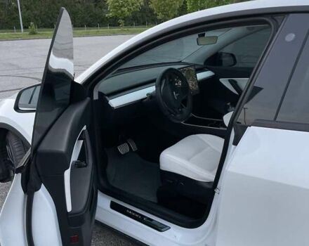 Белый Тесла Model Y, объемом двигателя 0 л и пробегом 39 тыс. км за 25999 $, фото 7 на Automoto.ua