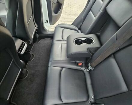 Тесла Model Y 2021 в Ровно на Automoto.ua Белый Тесла Model Y, объемом двигателя 0 л и пробегом 133 тыс. км за 22000 $, фото 39 на Automoto.ua