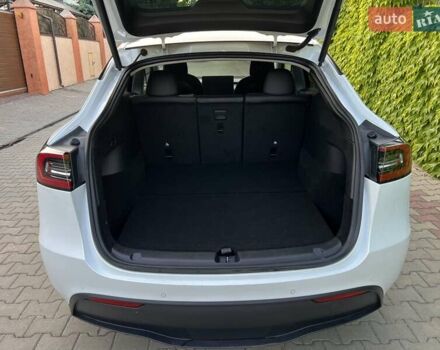 Белый Тесла Model Y, объемом двигателя 0 л и пробегом 69 тыс. км за 25500 $, фото 11 на Automoto.ua