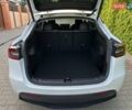 Белый Тесла Model Y, объемом двигателя 0 л и пробегом 69 тыс. км за 25500 $, фото 11 на Automoto.ua
