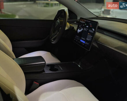 Белый Тесла Model Y, объемом двигателя 0 л и пробегом 58 тыс. км за 26250 $, фото 7 на Automoto.ua