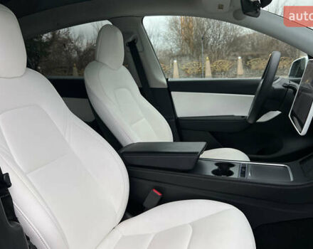 Білий Тесла Model Y, об'ємом двигуна 0 л та пробігом 88 тис. км за 26800 $, фото 15 на Automoto.ua