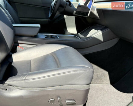 Белый Тесла Model Y, объемом двигателя 0 л и пробегом 110 тыс. км за 27750 $, фото 44 на Automoto.ua