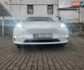 Тесла Model Y 2021 в Ровно на Automoto.ua Белый Тесла Model Y, объемом двигателя 0 л и пробегом 133 тыс. км за 22000 $, фото 25 на Automoto.ua
