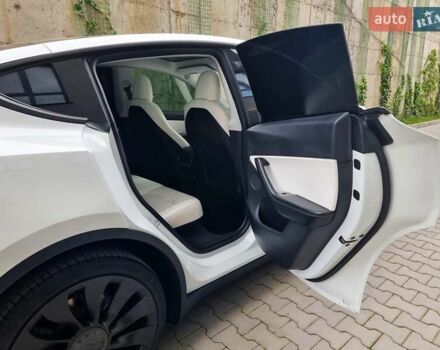 Белый Тесла Model Y, объемом двигателя 0 л и пробегом 98 тыс. км за 26499 $, фото 50 на Automoto.ua