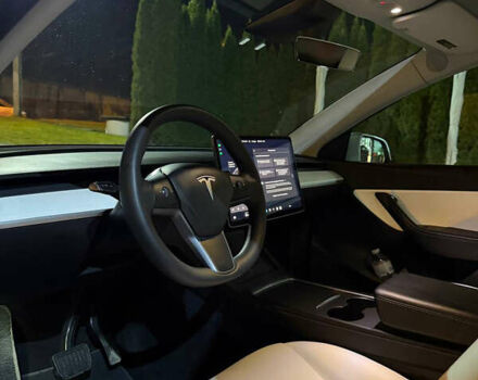 Білий Тесла Model Y, об'ємом двигуна 0 л та пробігом 25 тис. км за 22999 $, фото 7 на Automoto.ua