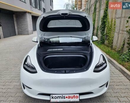 Белый Тесла Model Y, объемом двигателя 0 л и пробегом 98 тыс. км за 25799 $, фото 55 на Automoto.ua
