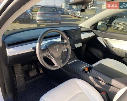 Білий Тесла Model Y, об'ємом двигуна 0 л та пробігом 54 тис. км за 21900 $, фото 9 на Automoto.ua