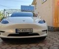 Белый Тесла Model Y, объемом двигателя 0 л и пробегом 74 тыс. км за 33500 $, фото 2 на Automoto.ua