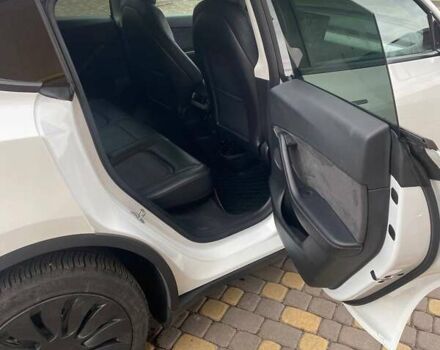 Белый Тесла Model Y, объемом двигателя 0 л и пробегом 74 тыс. км за 23600 $, фото 9 на Automoto.ua