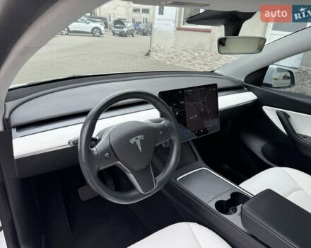 Белый Тесла Model Y, объемом двигателя 0 л и пробегом 144 тыс. км за 21000 $, фото 22 на Automoto.ua