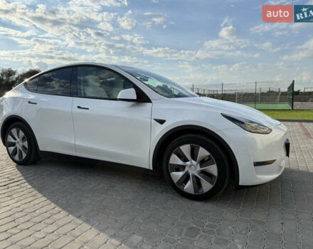 Тесла Model Y 2021 в Тернополе на Automoto.ua Белый Тесла Model Y, объемом двигателя 0 л и пробегом 107 тыс. км за 24999 $, фото 7 на Automoto.ua