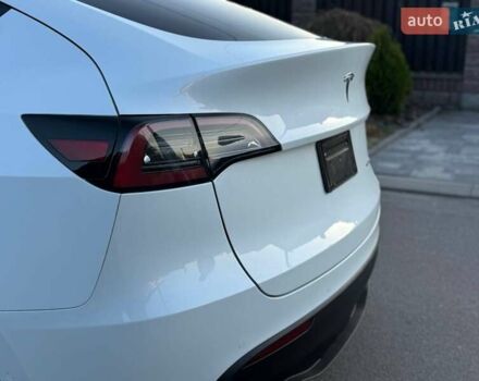 Белый Тесла Model Y, объемом двигателя 0 л и пробегом 38 тыс. км за 24100 $, фото 68 на Automoto.ua