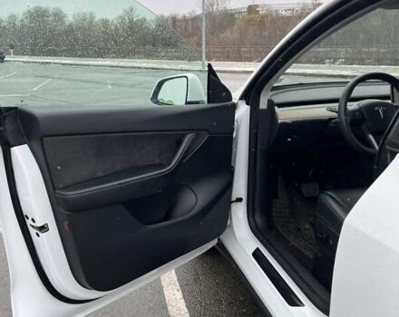Белый Тесла Model Y, объемом двигателя 0 л и пробегом 32 тыс. км за 30000 $, фото 14 на Automoto.ua
