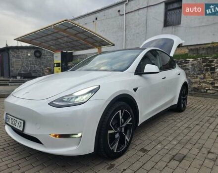 Тесла Model Y 2021 в Ровно на Automoto.ua Белый Тесла Model Y, объемом двигателя 0 л и пробегом 133 тыс. км за 22000 $, фото 22 на Automoto.ua