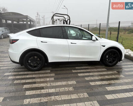 Белый Тесла Model Y, объемом двигателя 0 л и пробегом 88 тыс. км за 27500 $, фото 3 на Automoto.ua