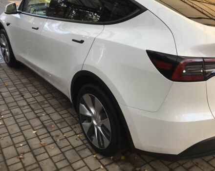 Белый Тесла Model Y, объемом двигателя 0 л и пробегом 31 тыс. км за 30000 $, фото 2 на Automoto.ua