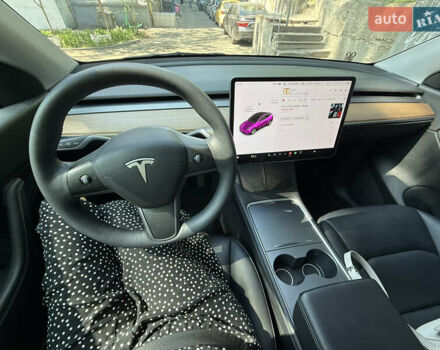 Белый Тесла Model Y, объемом двигателя 0 л и пробегом 72 тыс. км за 25200 $, фото 7 на Automoto.ua