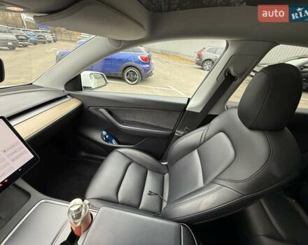 Белый Тесла Model Y, объемом двигателя 0 л и пробегом 68 тыс. км за 24900 $, фото 18 на Automoto.ua