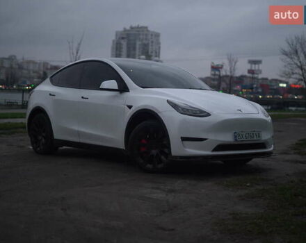Білий Тесла Model Y, об'ємом двигуна 0 л та пробігом 66 тис. км за 23500 $, фото 37 на Automoto.ua