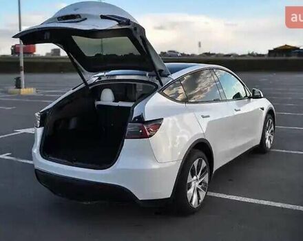 Белый Тесла Model Y, объемом двигателя 0 л и пробегом 98 тыс. км за 26500 $, фото 9 на Automoto.ua