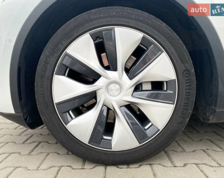 Белый Тесла Model Y, объемом двигателя 0 л и пробегом 122 тыс. км за 23000 $, фото 8 на Automoto.ua