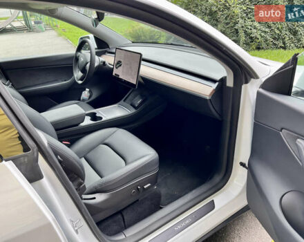 Белый Тесла Model Y, объемом двигателя 0 л и пробегом 5 тыс. км за 40500 $, фото 12 на Automoto.ua