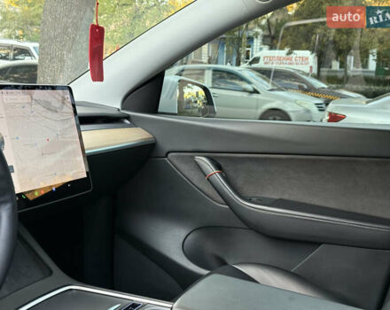 Тесла Model Y 2021 в Николаеве на Automoto.ua Белый Тесла Model Y, объемом двигателя 0 л и пробегом 80 тыс. км за 24999 $, фото 24 на Automoto.ua