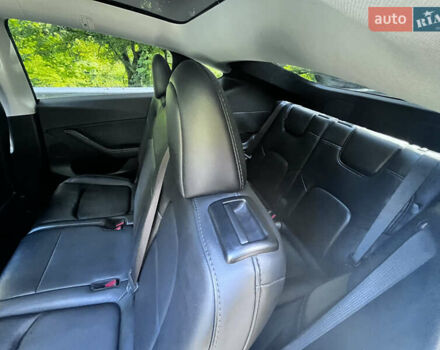 Тесла Model Y 2021 в Великом Березном на Automoto.ua Белый Тесла Model Y, объемом двигателя 0 л и пробегом 117 тыс. км за 23000 $, фото 19 на Automoto.ua